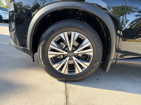 Used 2022 Nissan Rogue SV FWD image 12