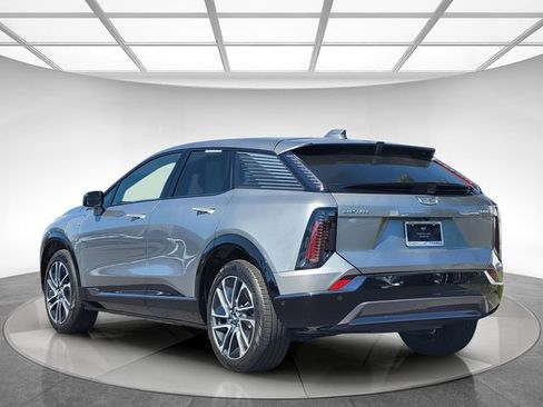 Certified 2025 Cadillac Optiq Sport 2 w/ LPO, Floor Liner Package AWD/4WD image 6
