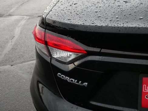 Certified 2025 Toyota Corolla LE FWD image 17