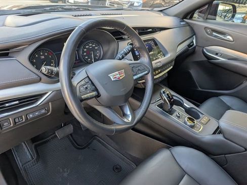 Used 2023 Cadillac XT4 Premium Luxury w/ Technology Package FWD image 9