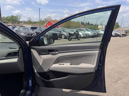 Used 2020 Hyundai Elantra SEL image 20