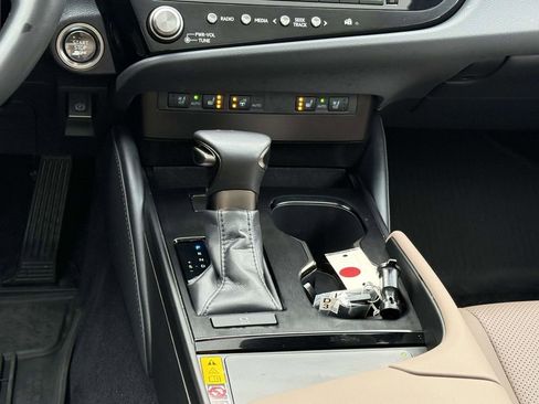Used 2025 Lexus ES 350 Premium w/ Premium Package image 19
