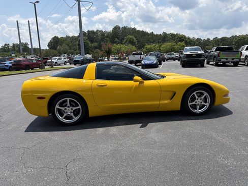 Used 2000 Chevrolet Corvette Coupe w/ Roof Pkg RWD image 4