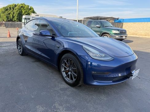 Used 2018 Tesla Model 3 Long Range image 2