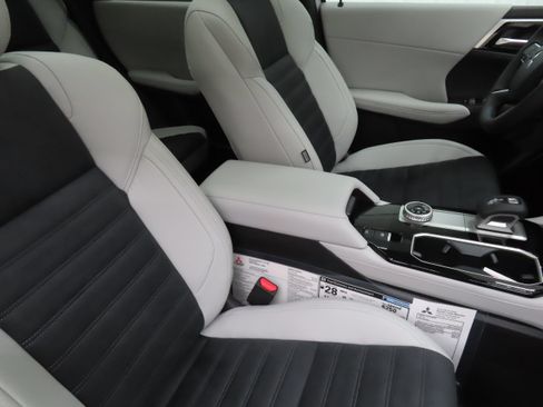 New 2026 Mitsubishi Outlander SE FWD image 26