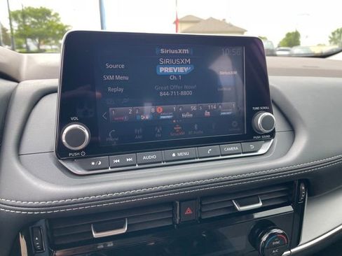Used 2023 Nissan Rogue SV AWD/4WD image 22