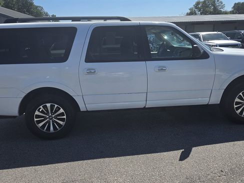Used 2016 Ford Expedition EL XLT w/ Equipment Group 202A AWD/4WD image 4