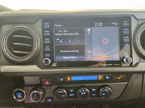 Used 2020 Toyota Tacoma TRD Sport AWD/4WD image 13