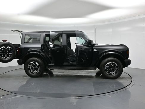 New 2026 Ford Bronco Outer Banks image 4