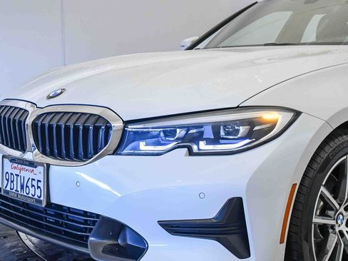 Certified 2022 BMW 330i Sedan w/ Convenience Package image 9