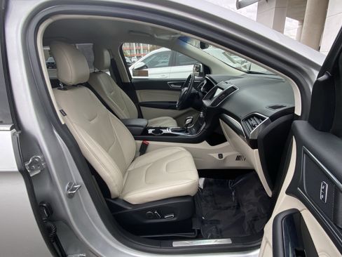 Used 2017 Ford Edge Titanium FWD image 40
