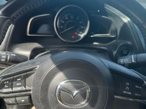 Used 2018 MAZDA MAZDA3 Touring image 8