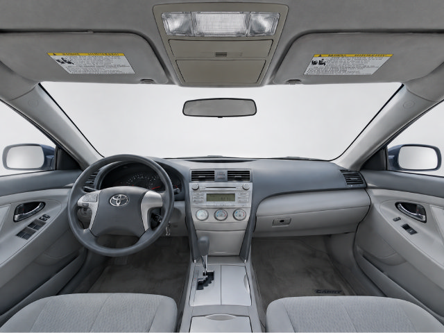 Used 2011 Toyota Camry LE FWD image 26