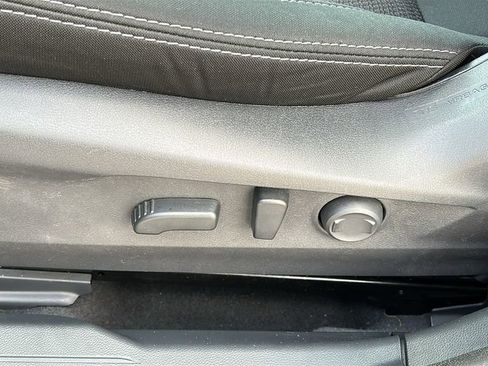 Used 2023 Subaru Outback Premium image 11