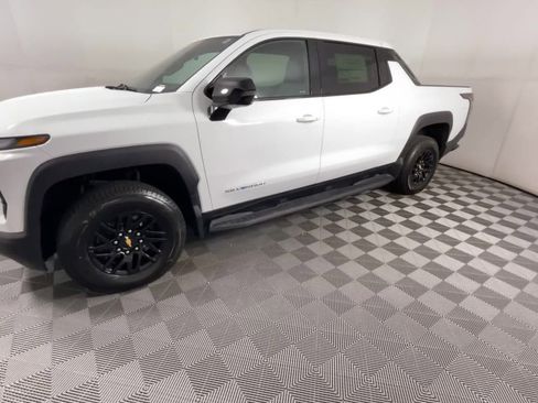 New 2025 Chevrolet Silverado EV LT image 64