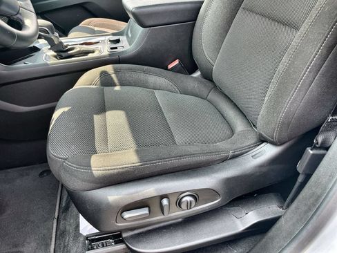 Used 2023 Chevrolet Traverse LT AWD/4WD image 18