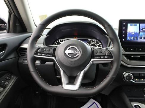 Certified 2026 Nissan Altima 2.5 SR FWD image 22