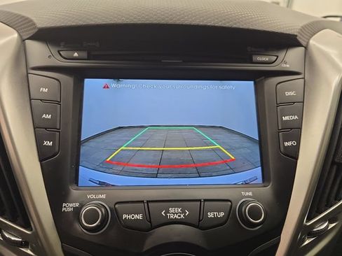 Used 2016 Hyundai Veloster FWD image 20