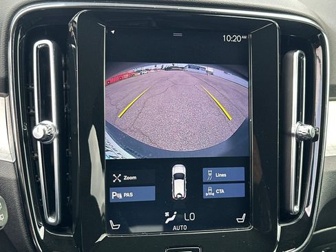 Used 2020 Volvo XC40 T5 Momentum image 18