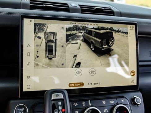 New 2026 Land Rover Defender 130 X-Dynamic SE AWD/4WD image 28