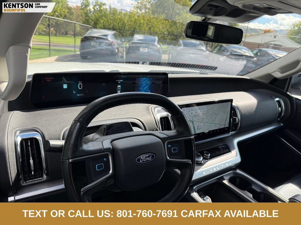 Used 2025 Ford Expedition Max Platinum AWD/4WD image 23