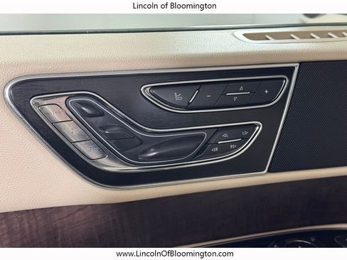 Used 2018 Lincoln Navigator Reserve w/ Technology Package image 17