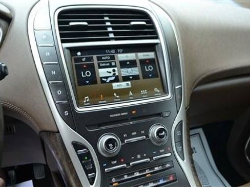 Used 2016 Lincoln MKX Reserve w/ Climate Package AWD/4WD image 13