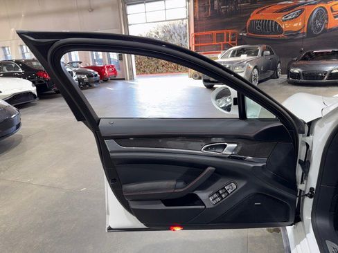 Used 2015 Porsche Panamera GTS image 51