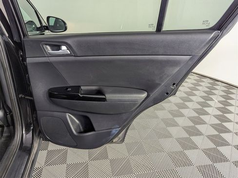 Used 2022 Kia Sportage EX image 15