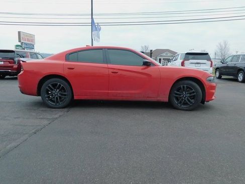 Used 2019 Dodge Charger SXT w/ Blacktop Package image 5