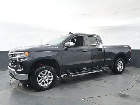 Used 2022 Chevrolet Silverado 1500 LT image 2