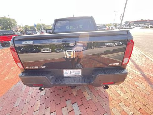 Certified 2021 Honda Ridgeline Black Edition image 31