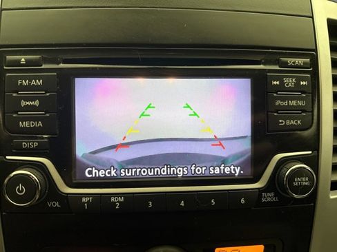 Used 2018 Nissan Frontier SV w/ Value Truck Package AWD/4WD image 9