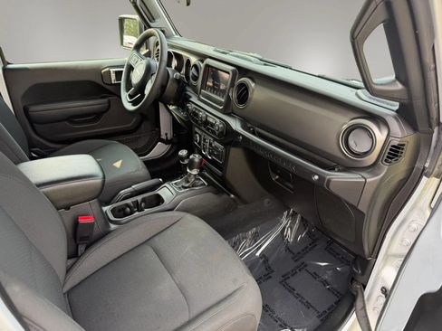 Used 2023 Jeep Wrangler Unlimited w/ Cold Weather Group AWD/4WD image 2