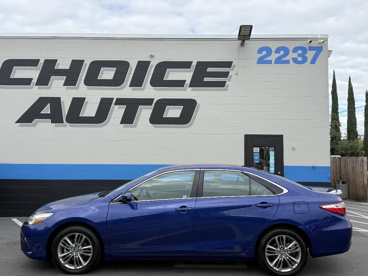 Used 2016 Toyota Camry SE FWD image 21