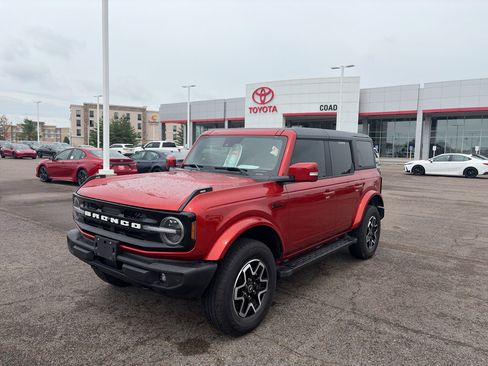 Used 2024 Ford Bronco Outer Banks AWD/4WD image 1