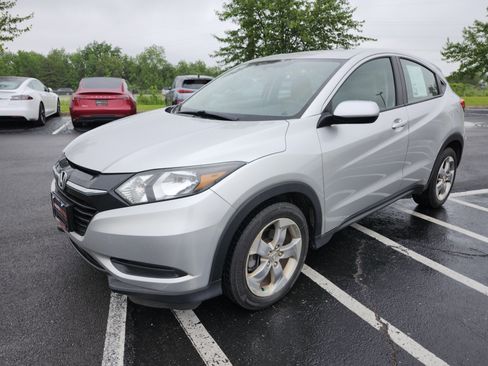 Used 2016 Honda HR-V LX image 11