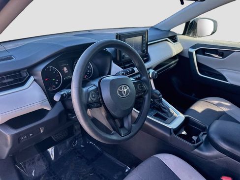 Used 2019 Toyota RAV4 XLE FWD image 9