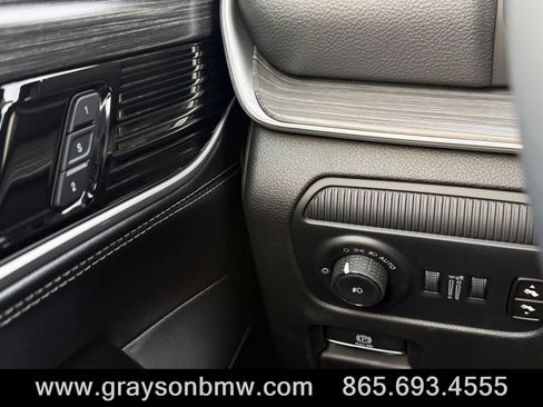 Used 2024 Jeep Wagoneer Series II w/ Convenience Group I AWD/4WD image 24
