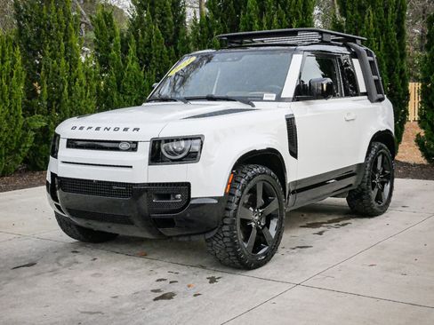 Used 2023 Land Rover Defender 90 X-Dynamic SE image 5