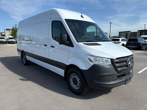 Certified 2025 Mercedes-Benz Sprinter 2500 image 3