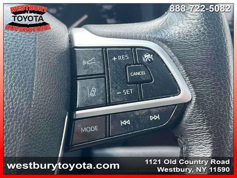 Used 2024 Toyota Sienna XLE FWD image 26