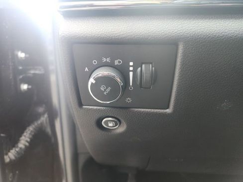 Used 2020 Jeep Grand Cherokee Limited AWD/4WD image 21