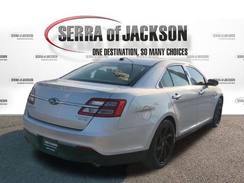 Used 2013 Ford Taurus Limited image 8