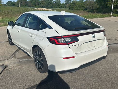 Used 2023 Honda Civic EX-L image 3