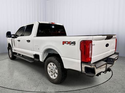 Used 2024 Ford F250 XLT w/ FX4 Off-Road Package AWD/4WD image 10