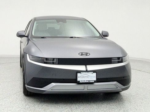 Used 2022 Hyundai Ioniq 5 SEL image 2