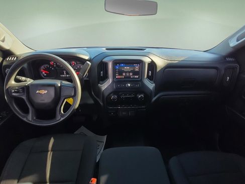 Used 2020 Chevrolet Silverado 1500 Custom w/ Custom Value Package image 12