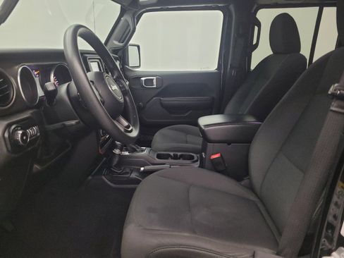 Used 2018 Jeep Wrangler Unlimited Sport AWD/4WD image 17