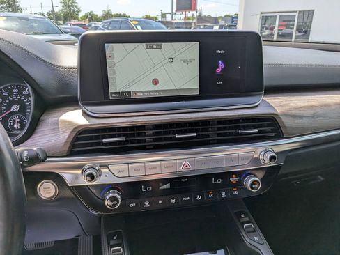 Certified 2022 Kia Telluride EX w/ EX Premium Package FWD image 24